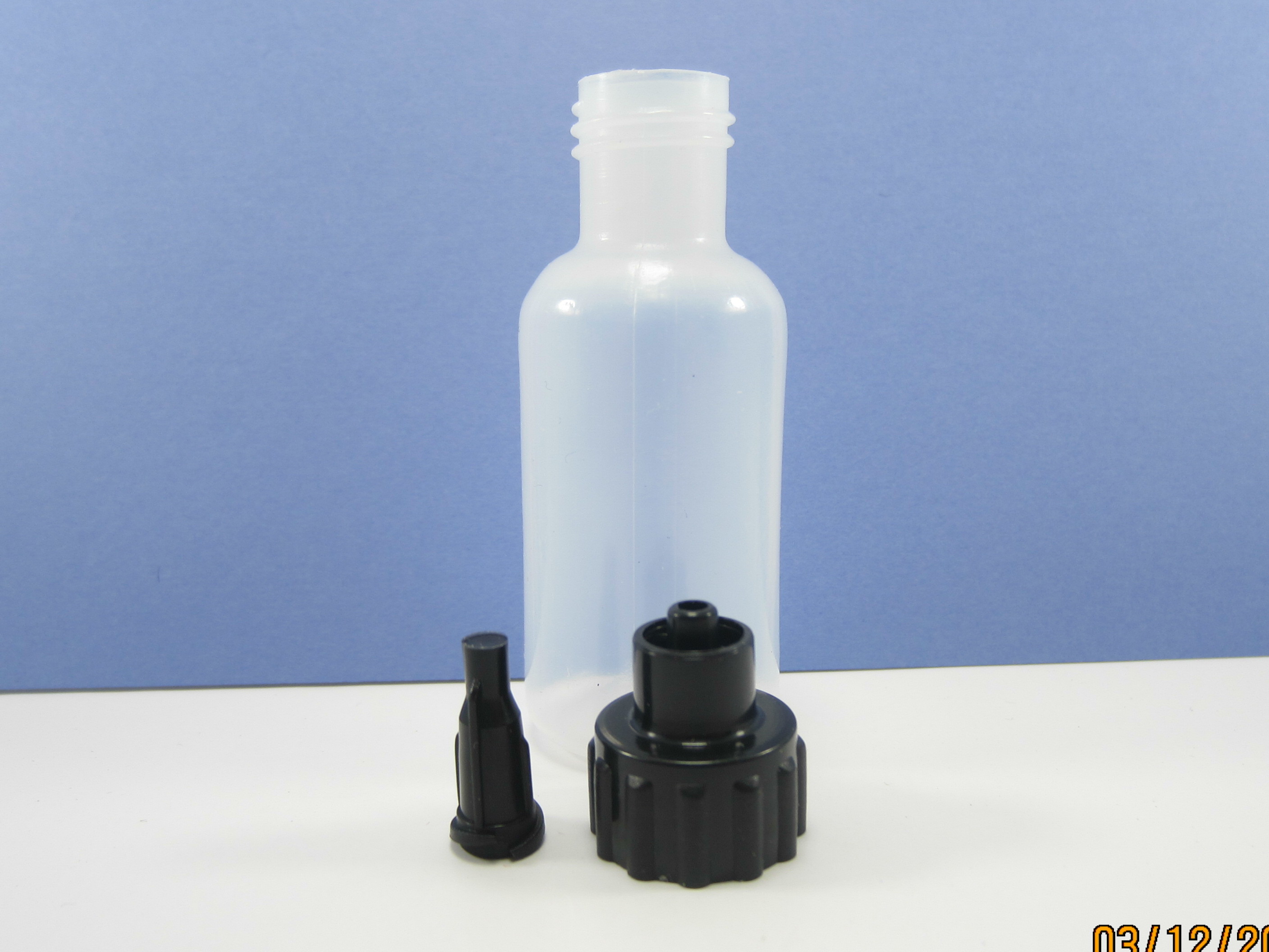 1 pcs. 1/2oz GLUE DISPANSING SQUEEZE BOTTLE